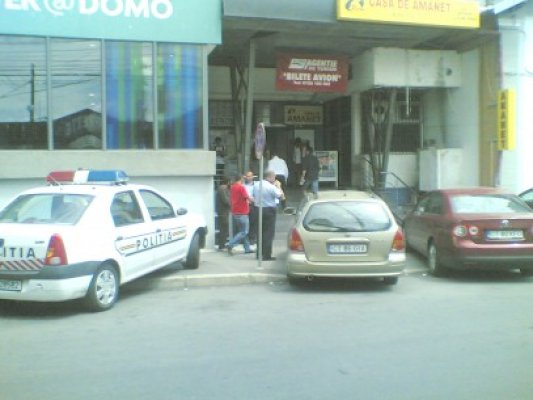 Poliţiştii Secţiei 3, alertaţi de prezenţa unei genţi suspecte